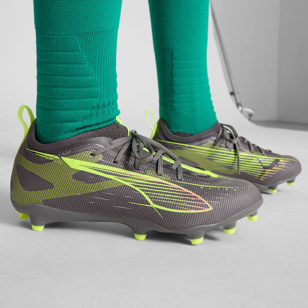 Chaussures de soccer à crampons pour terrain ferme/terrain artificiel ULTRA 5 PRO Enfant et adolescent, Matte Aged Silver-Yellow Alert-Sun Struck, extralarge